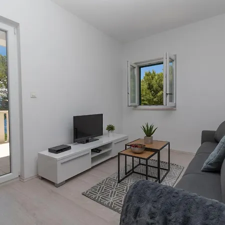 Empress ميميتسا