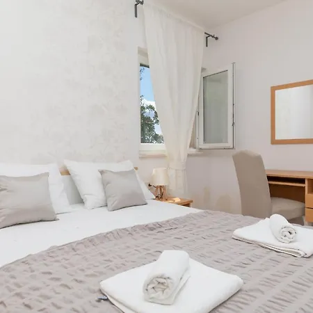 Empress Apartmán