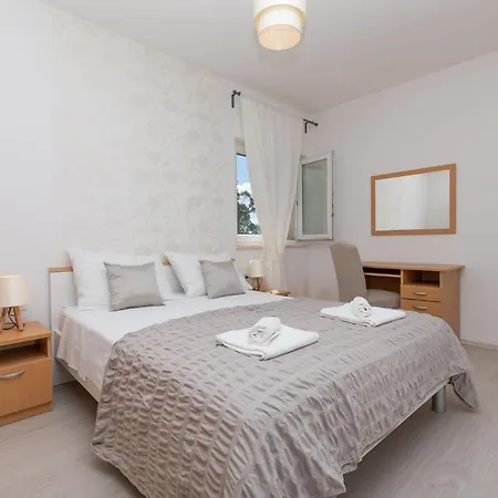 Empress Apartmán